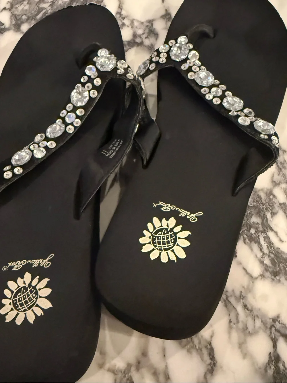 Yellow Box "Stormy" Black Rhinestone Bling Flip Flop Sandals - Size 11M - Picture 5 of 7